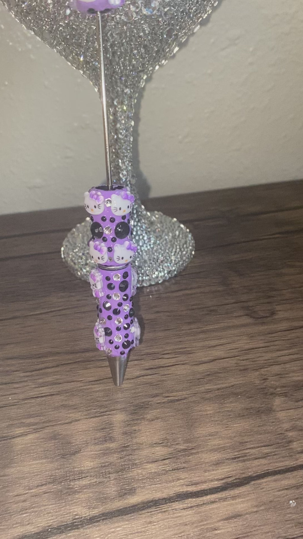 Hello Kitty on Purp